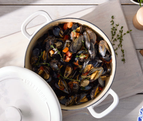 Steamed Mussels with Tomato and Thyme