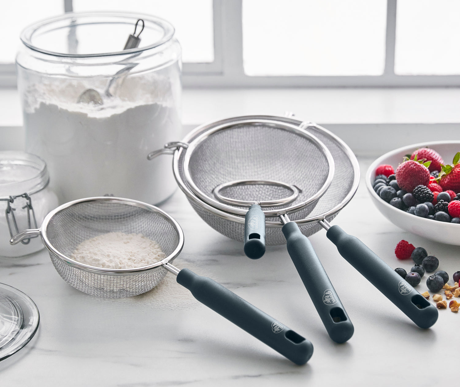 Colander vs. Strainer: What’s the Difference?