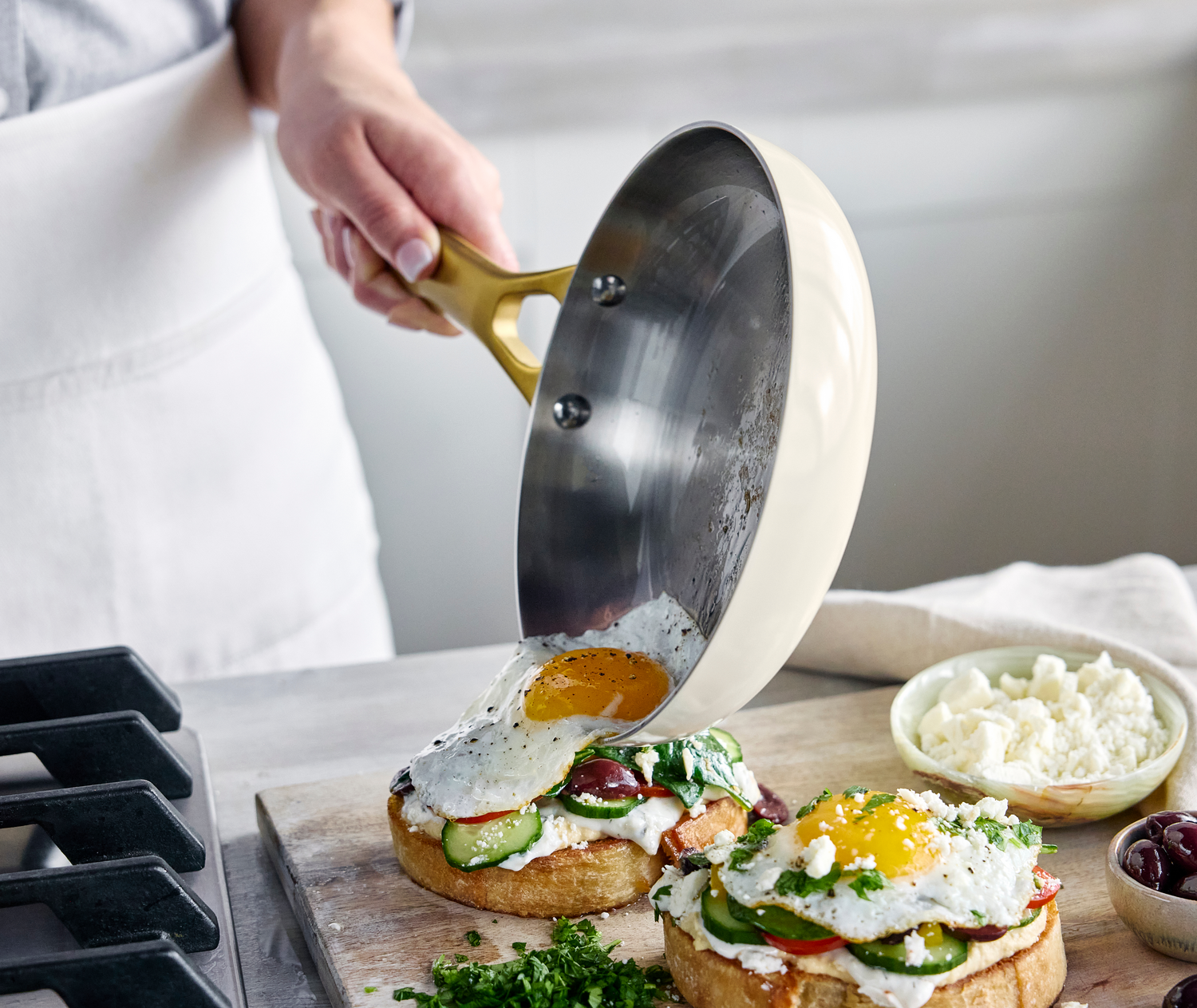 How to Cook Eggs on Stainless Steel