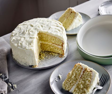 Vanilla Cake with Vanilla Buttercream Frosting