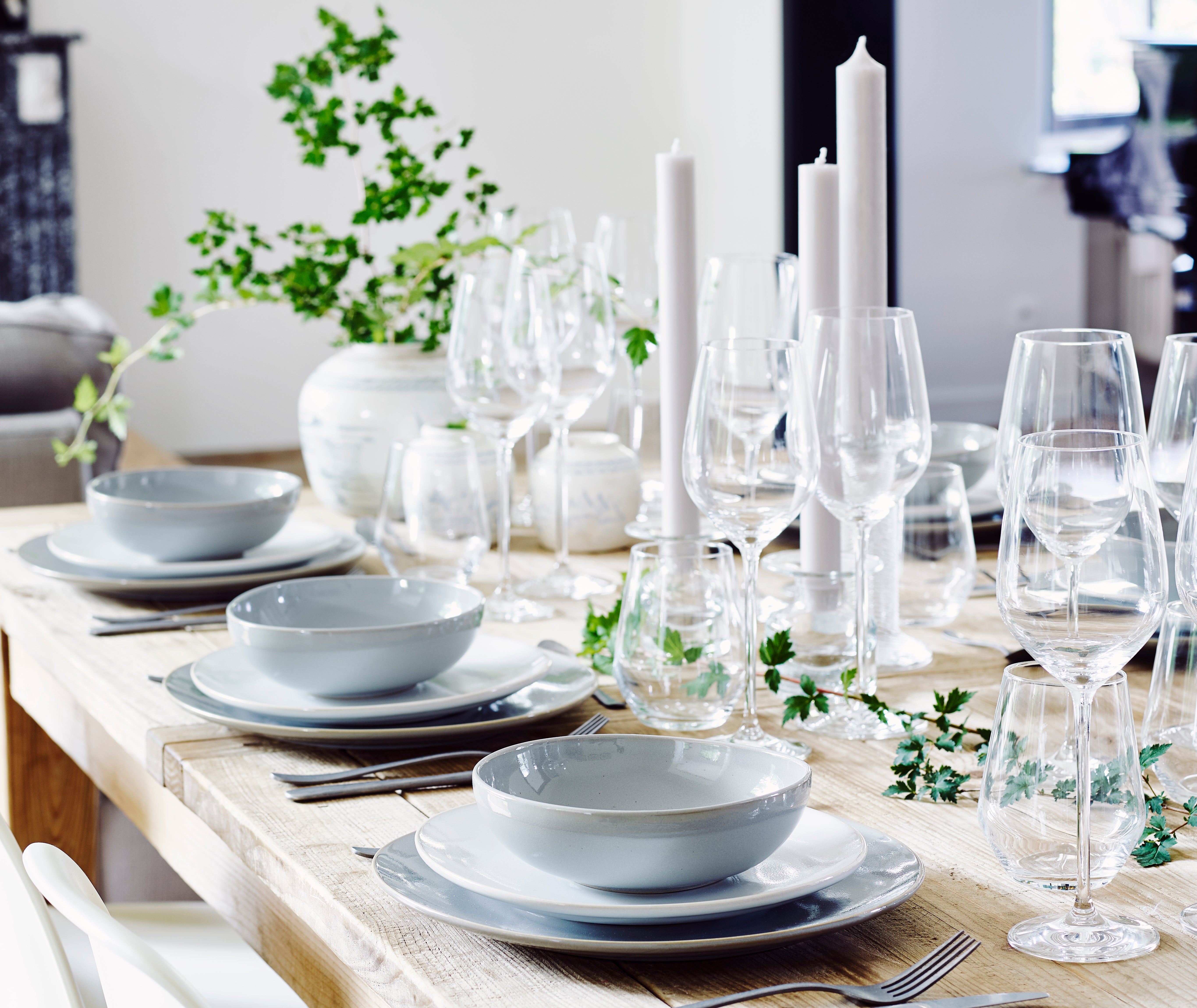 How to Set a Table