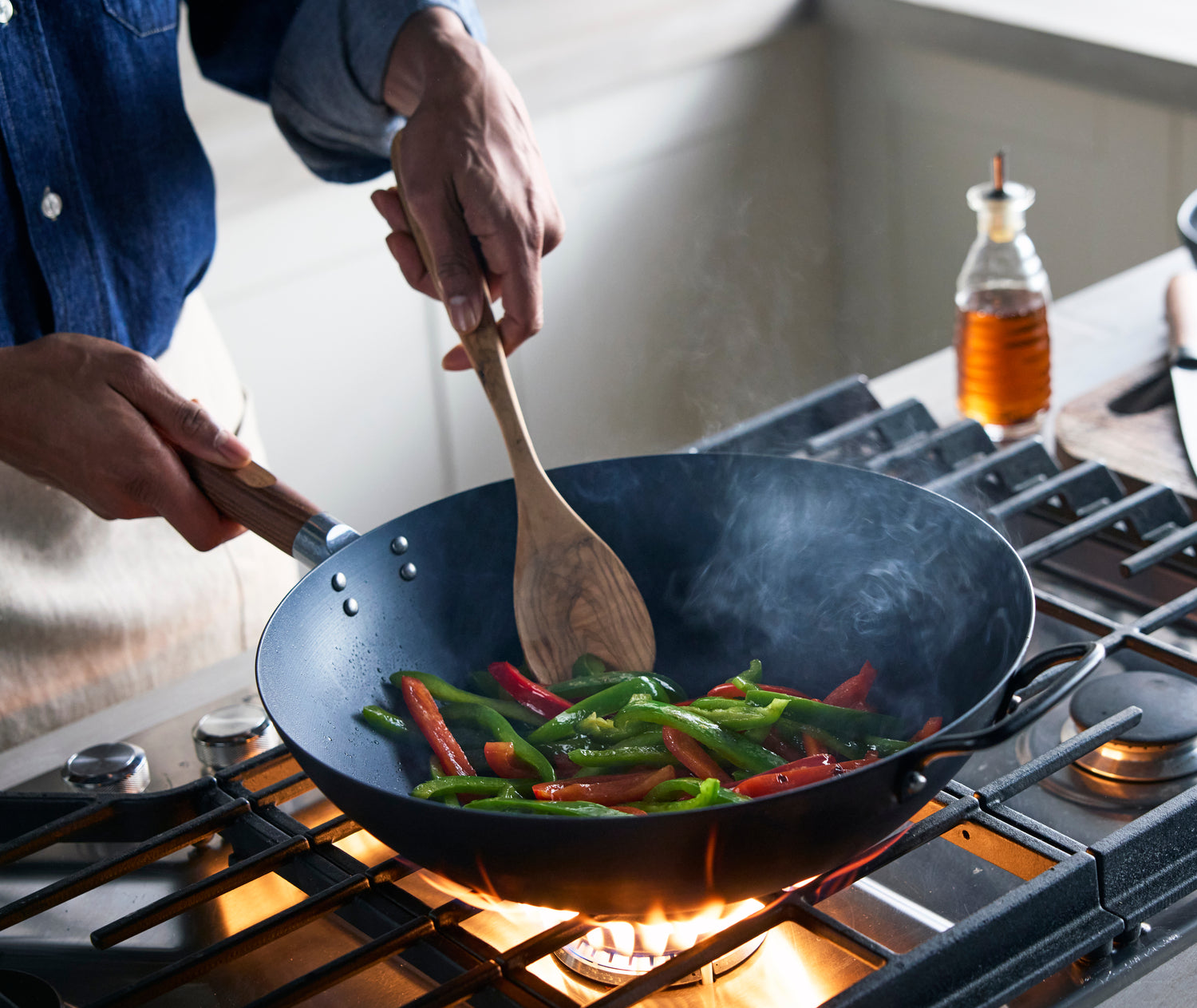 Carbon Steel vs. Cast Iron Wok: Which One Should You Choose?
