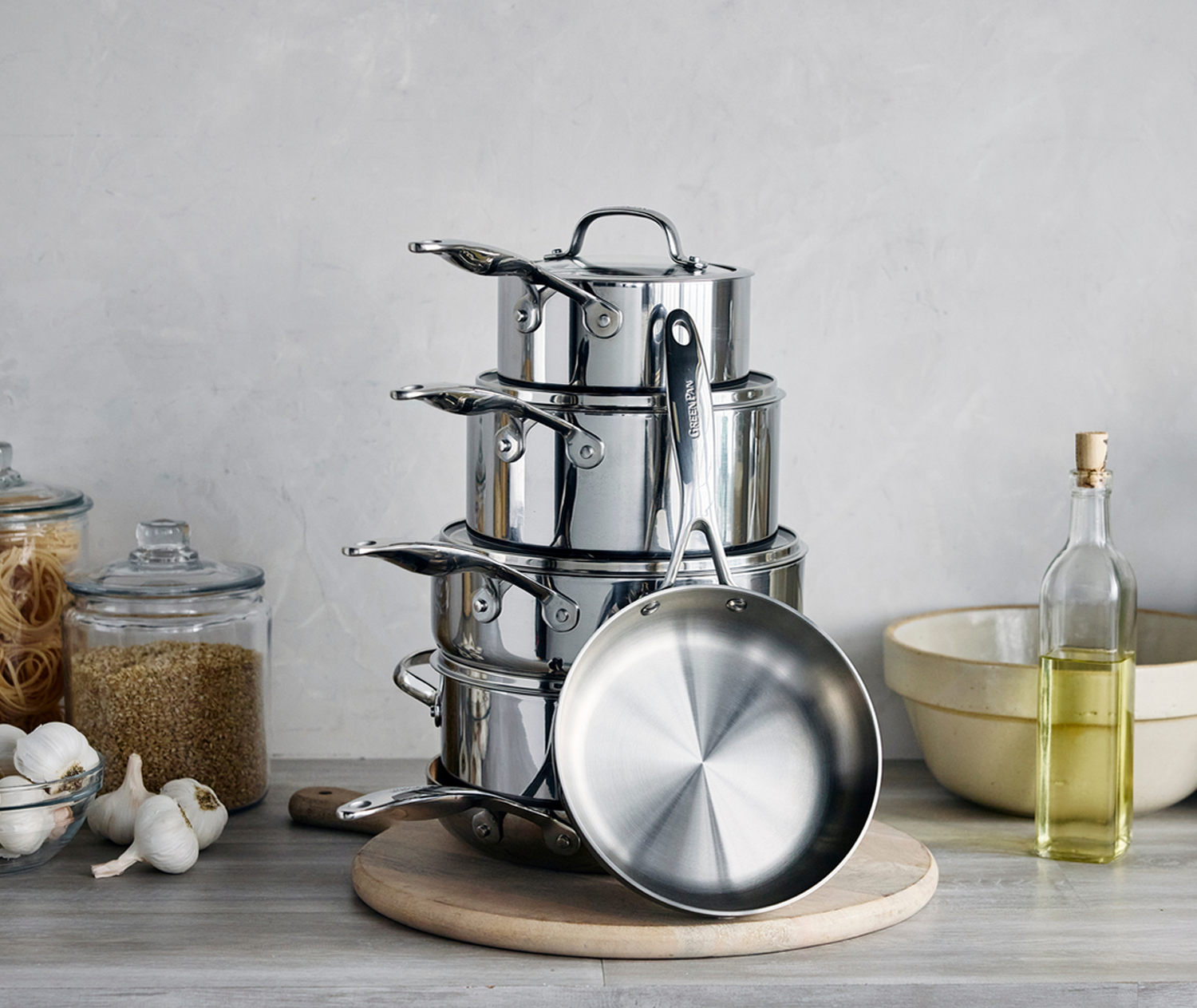 Frying Pan Materials Explained: Ceramic, Stainless Steel & More