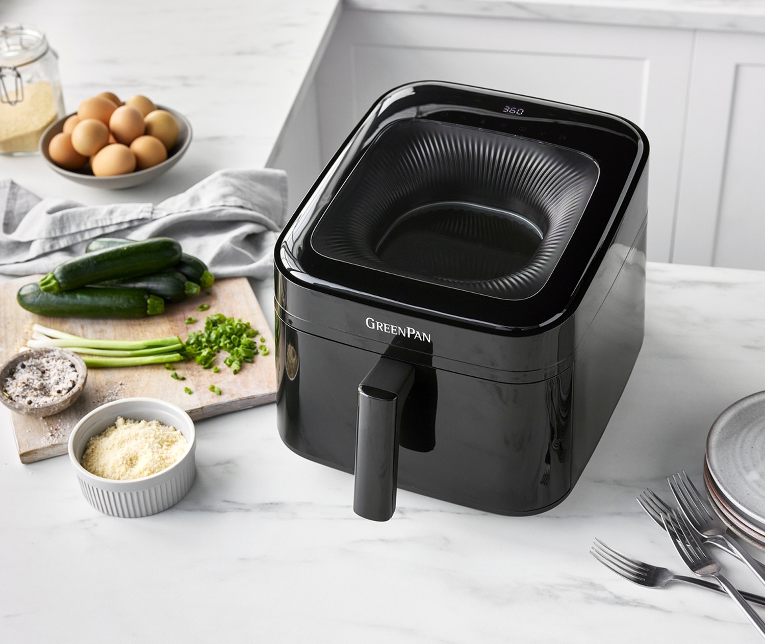 How to Choose the Best Air Fryer for Your Kitchen: Size, Features & Accessories