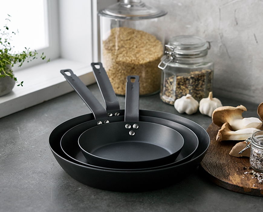 Enameled cast iron: pros and cons