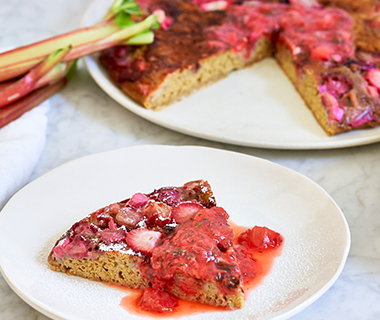 Rye Strawberry Rhubarb Skillet Pancake