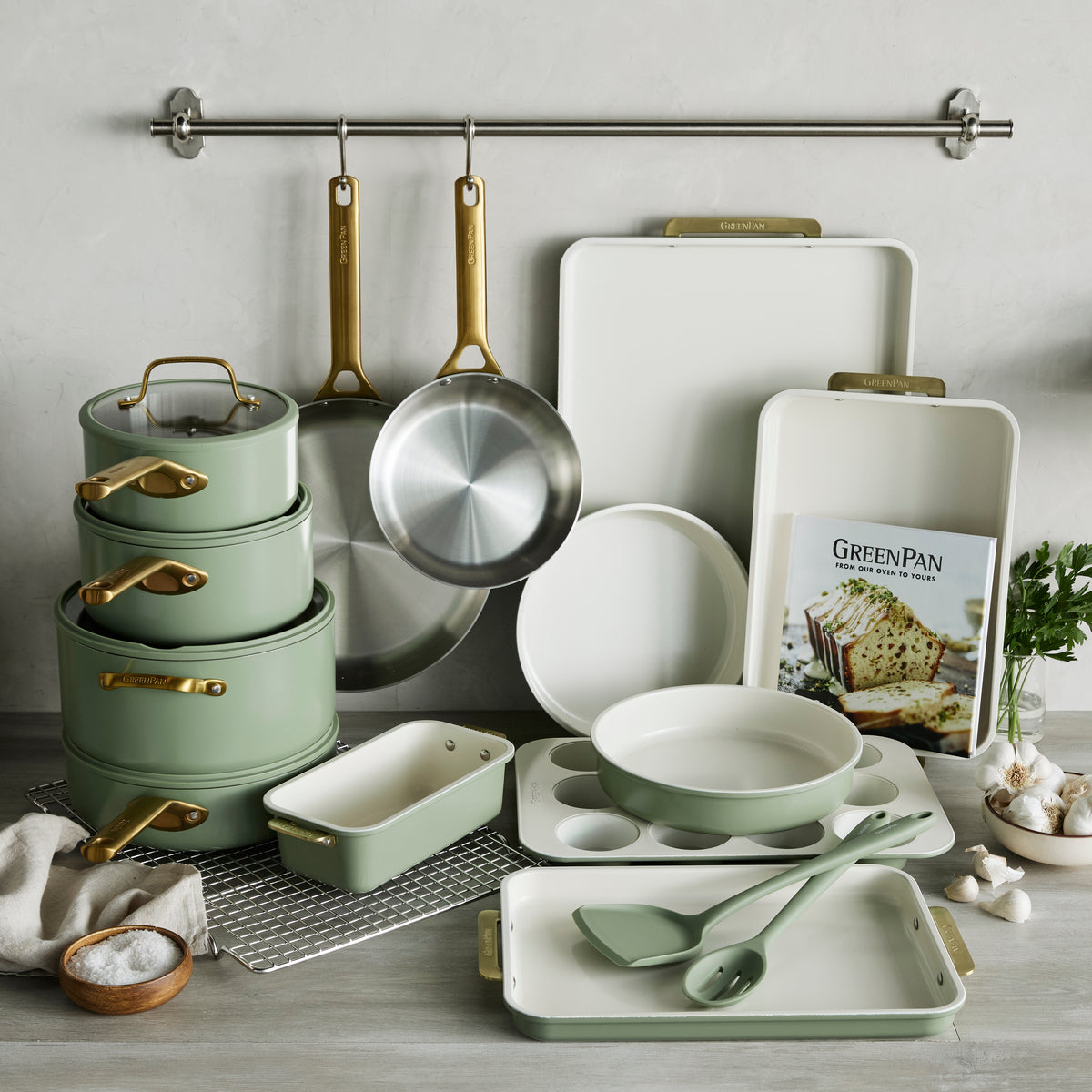 Reserve Pro 20-Piece Cookware & Bakeware Set | Sage