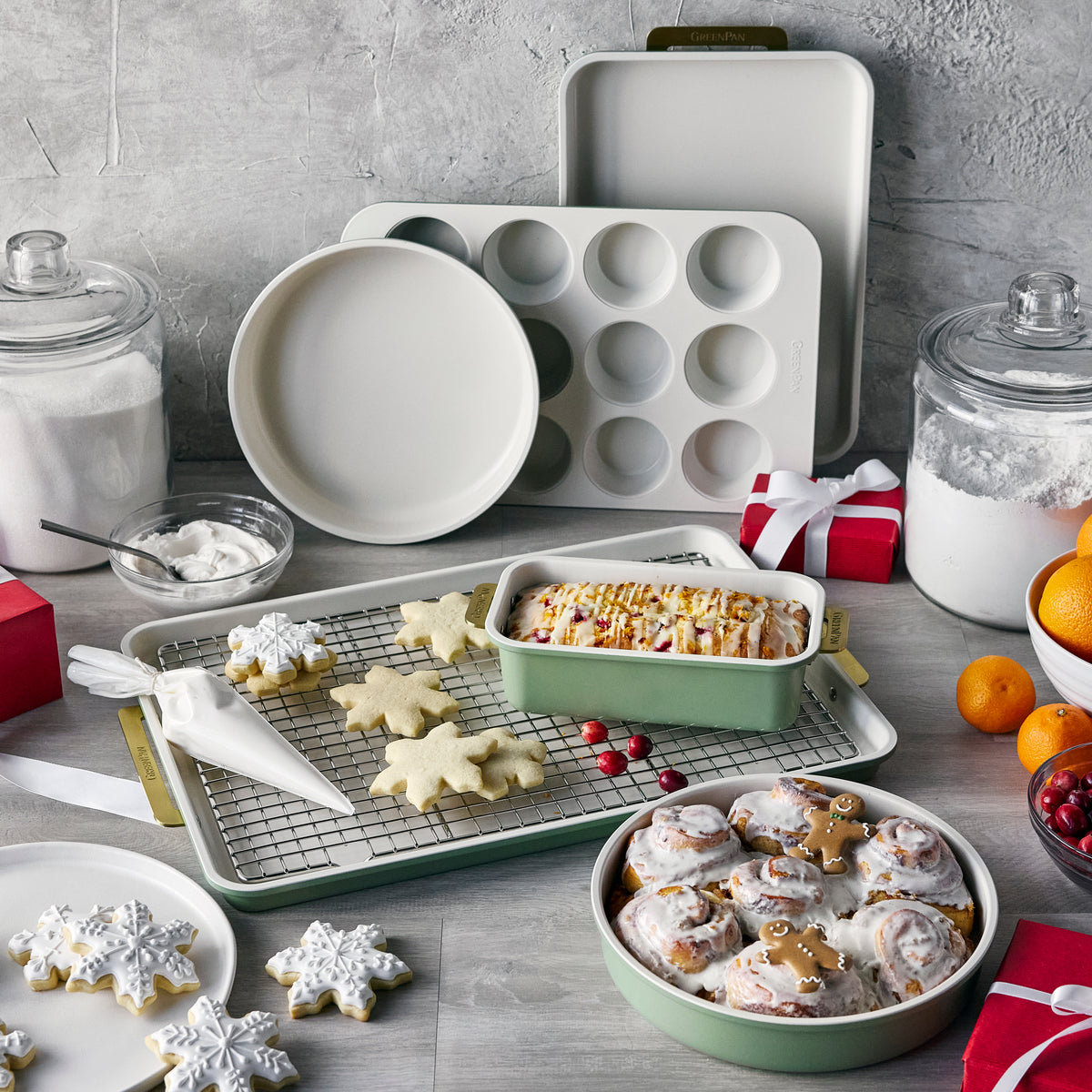 Reserve Bakeware 7-Piece Set | Sage