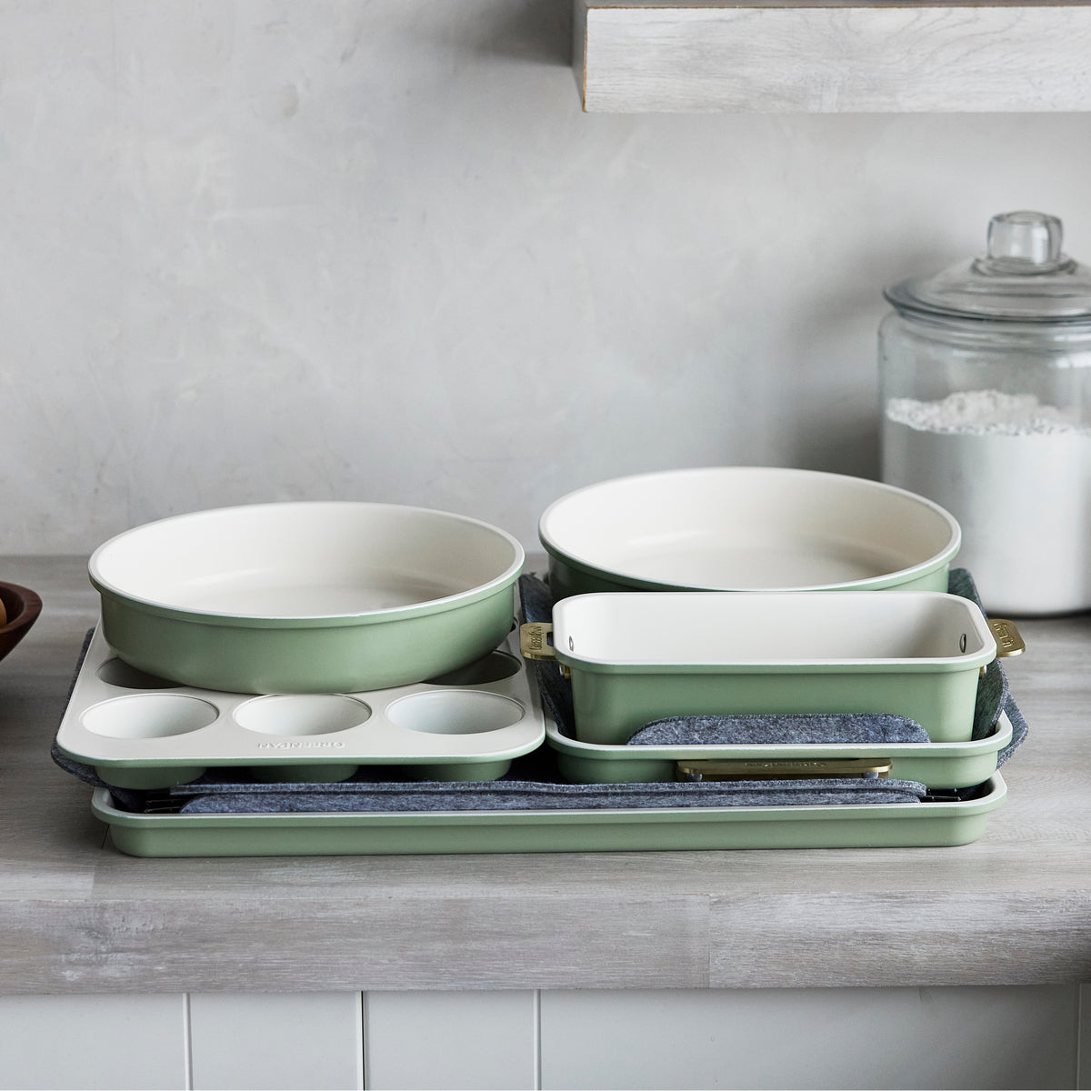 Reserve Bakeware 8-Piece Set | Sage