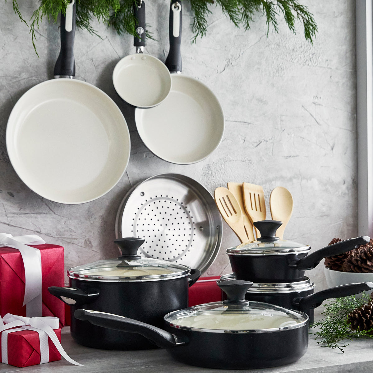 Rio Ceramic Nonstick 16-Piece Cookware Set | Black