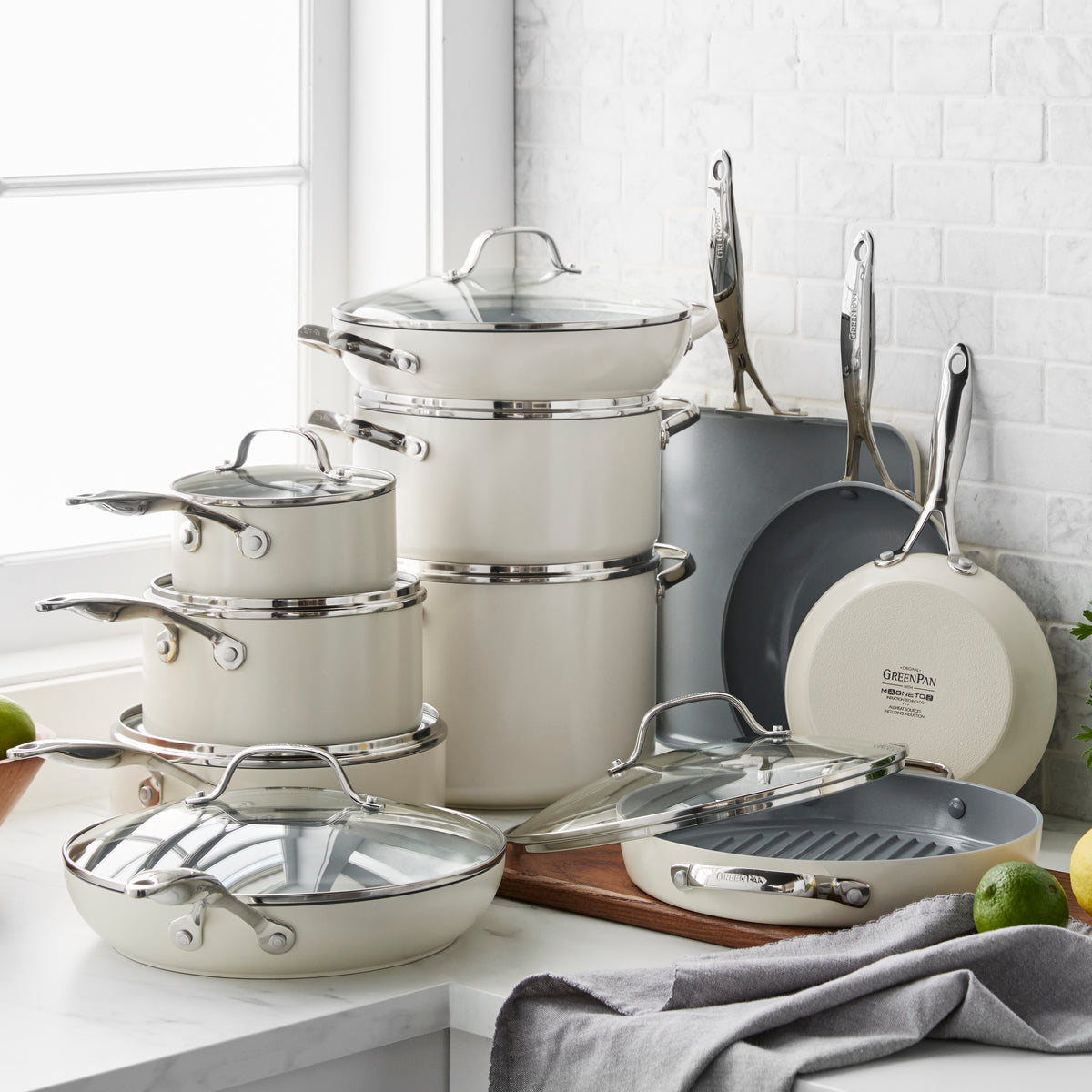 Valencia Pro Ceramic Nonstick 19-Piece Cookware Set | GreenPan