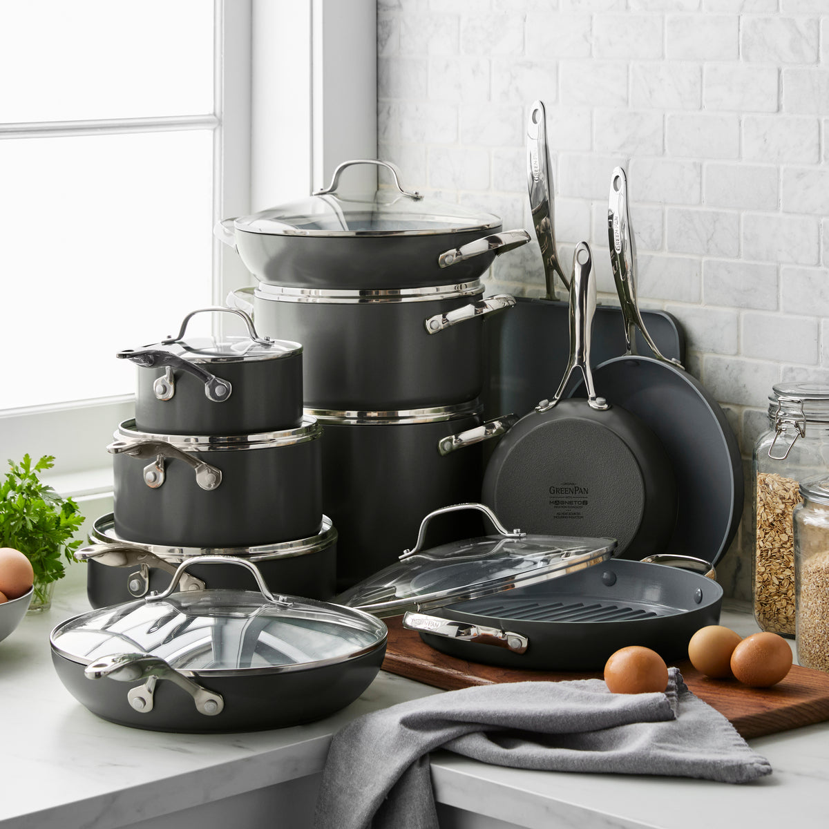 Valencia Pro 19-Piece Cookware Set | © GreenPan Official Store