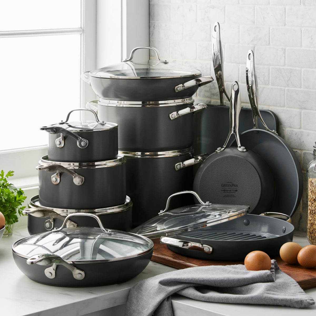 Valencia Pro Ceramic Nonstick 23-Piece Cookware Set | GreenPan