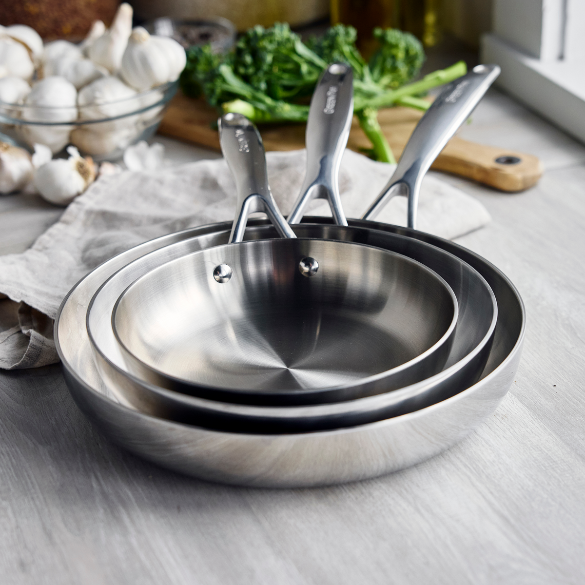 Valencia Pro Stainless Steel Uncoated 8", 9.5" and 11" Frypan Set