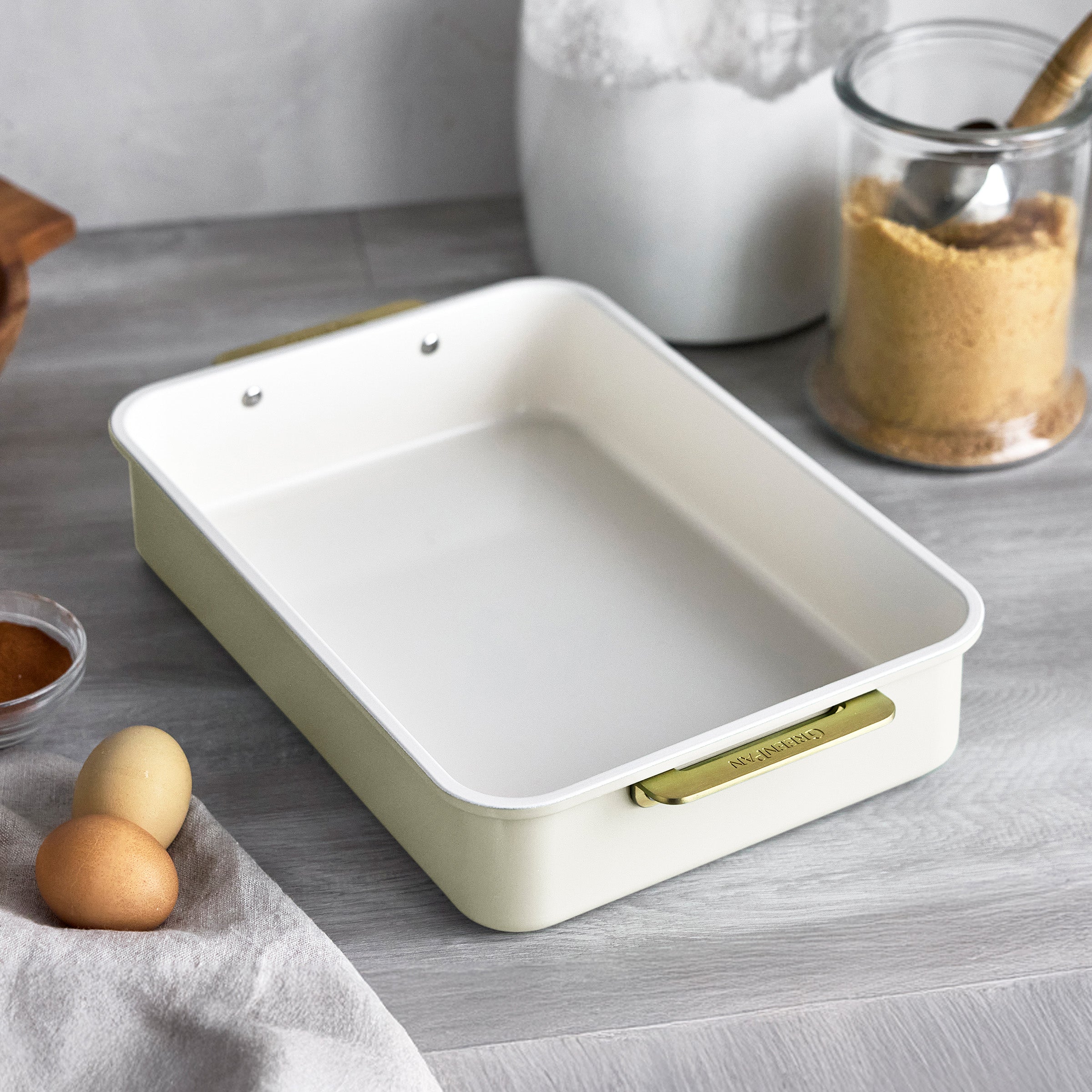 Reserve Bakeware 8-Piece Set | Cream