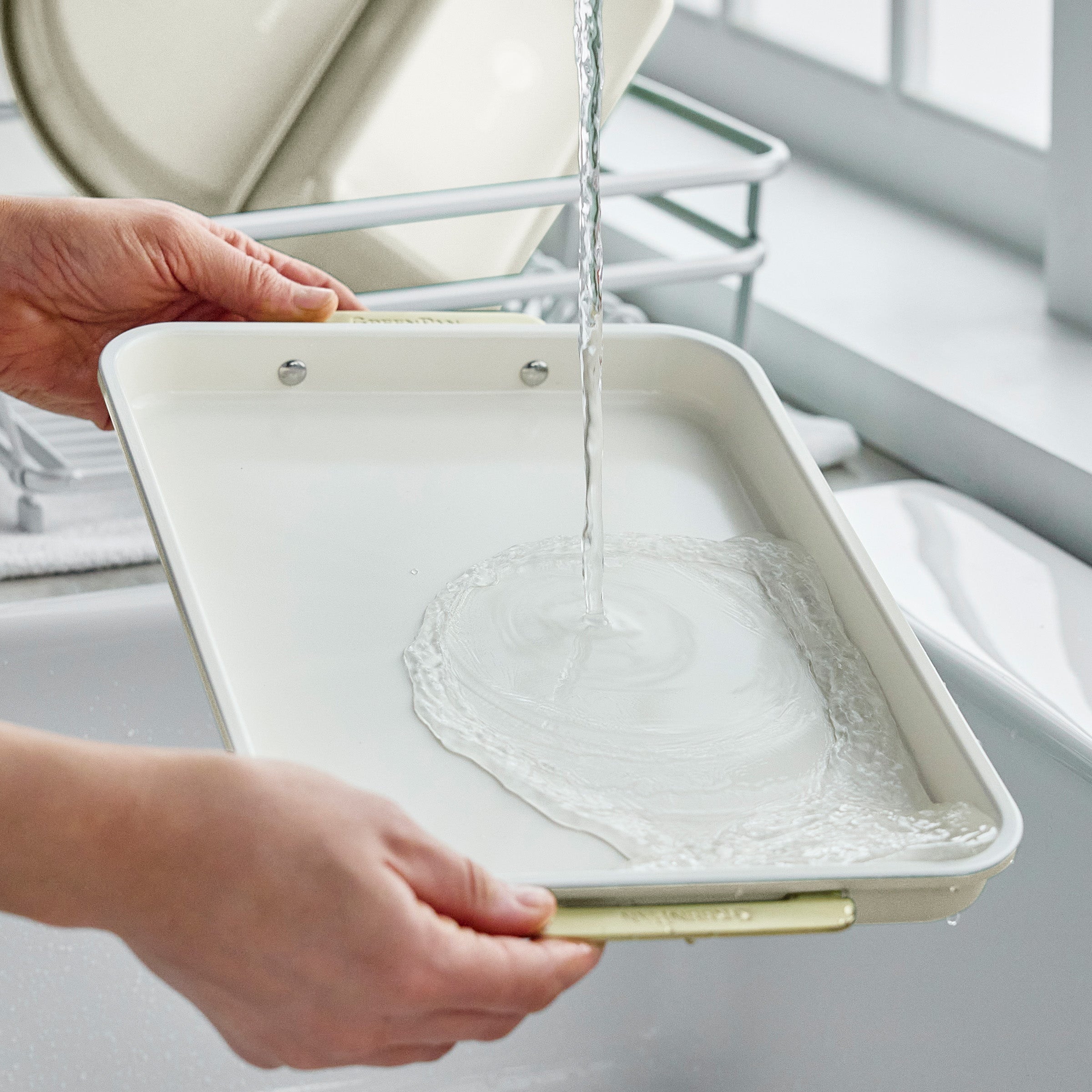 Reserve Bakeware 8-Piece Set | Cream