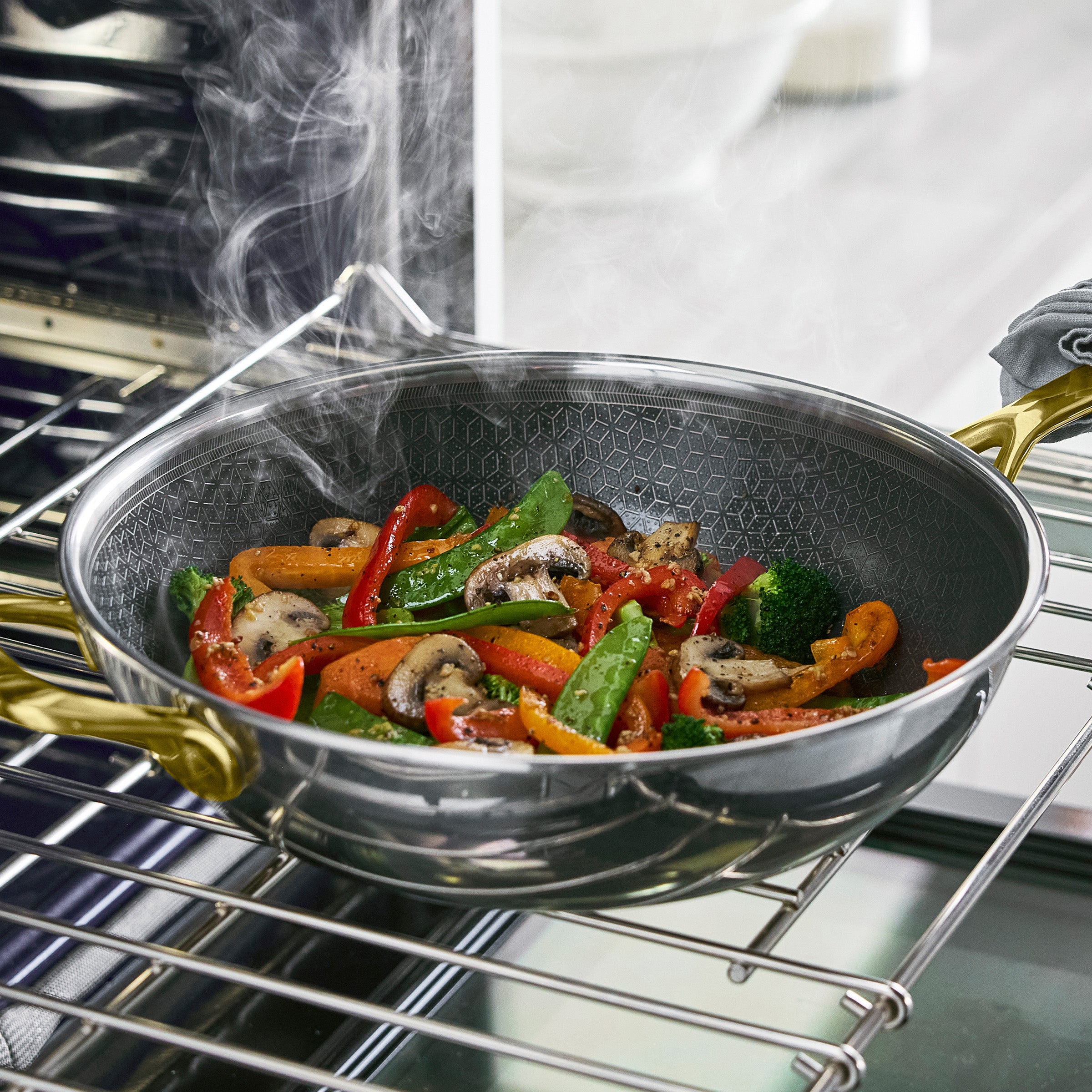Spectra Gold Thermobond Hybrid Ceramic Nonstick 12" Wok with Lid