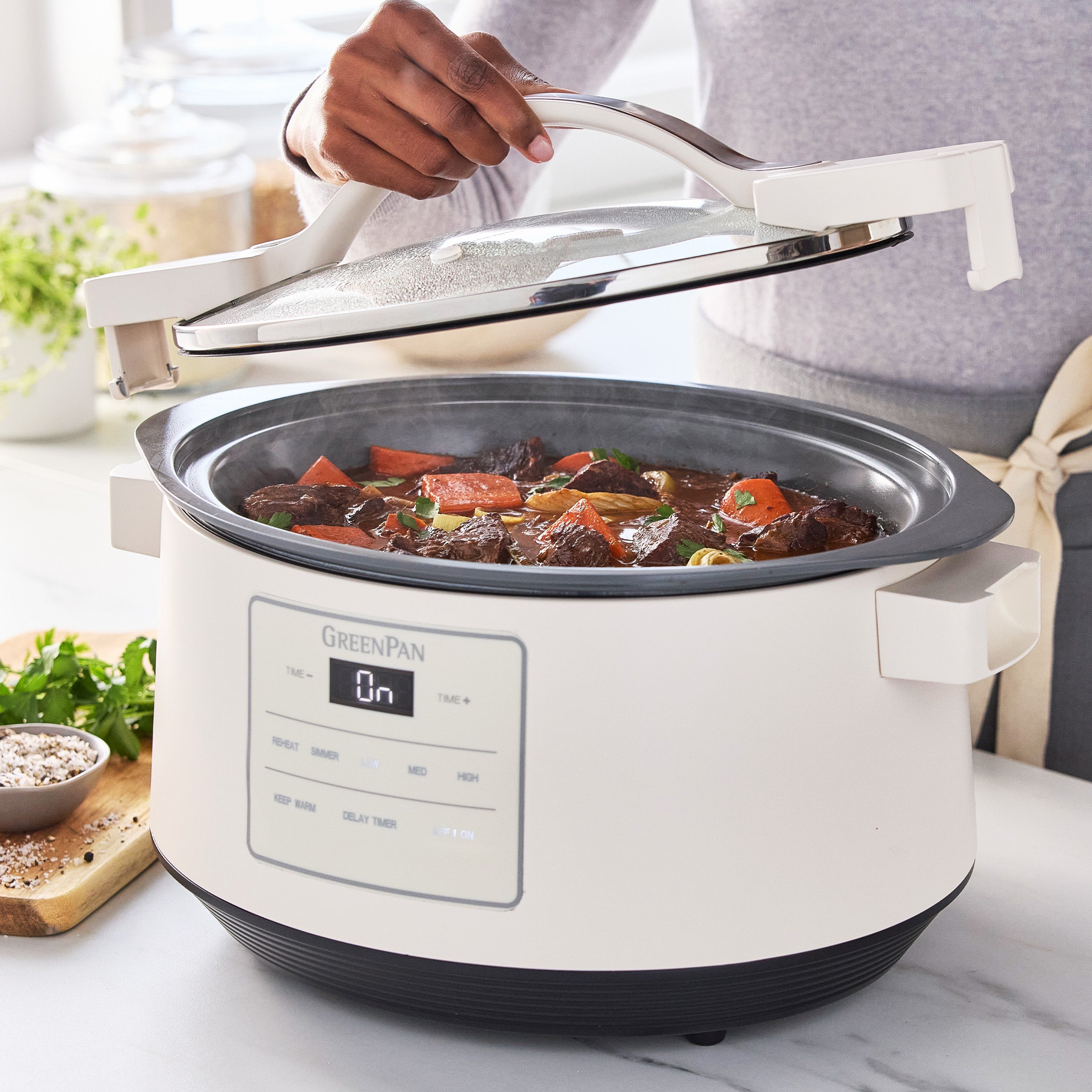 8-Quart Locking Lid Slow Cooker | Cloud Cream