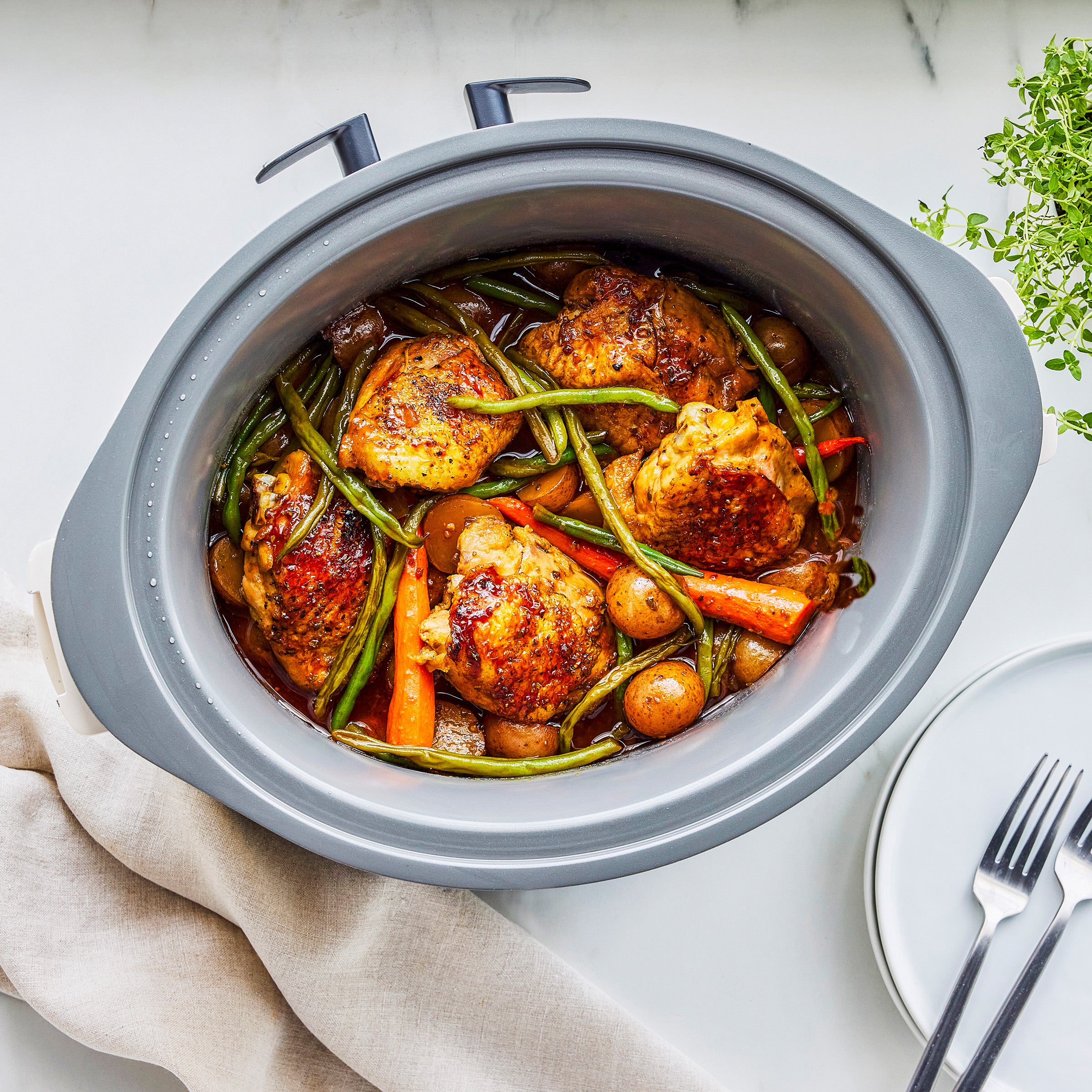 8-Quart Locking Lid Slow Cooker | Cloud Cream