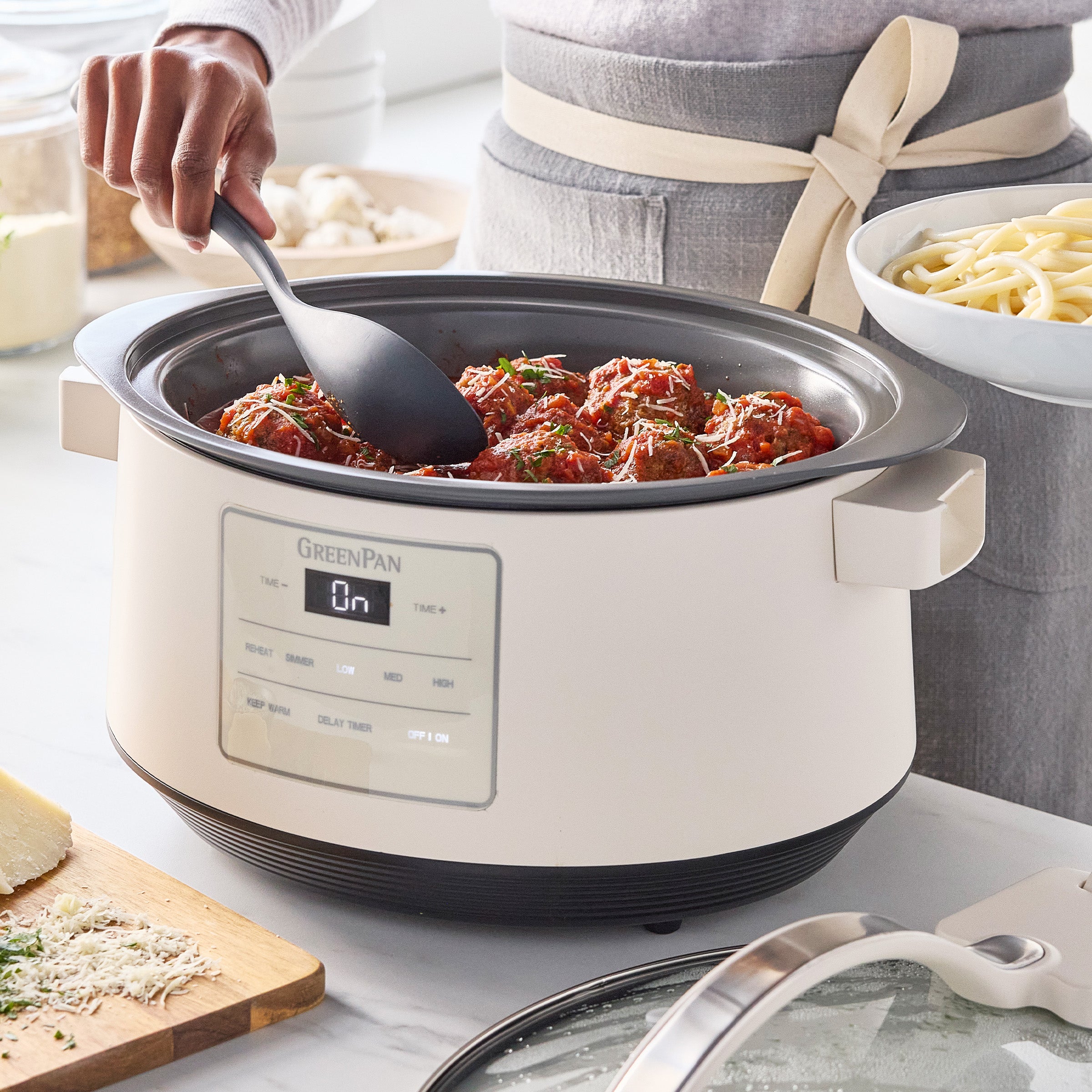 8-Quart Locking Lid Slow Cooker | Cloud Cream