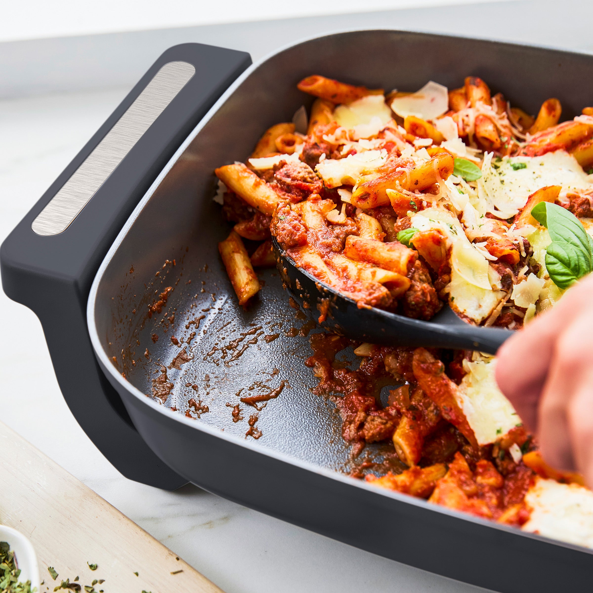 7-Quart Advanced Skillet | Graphite