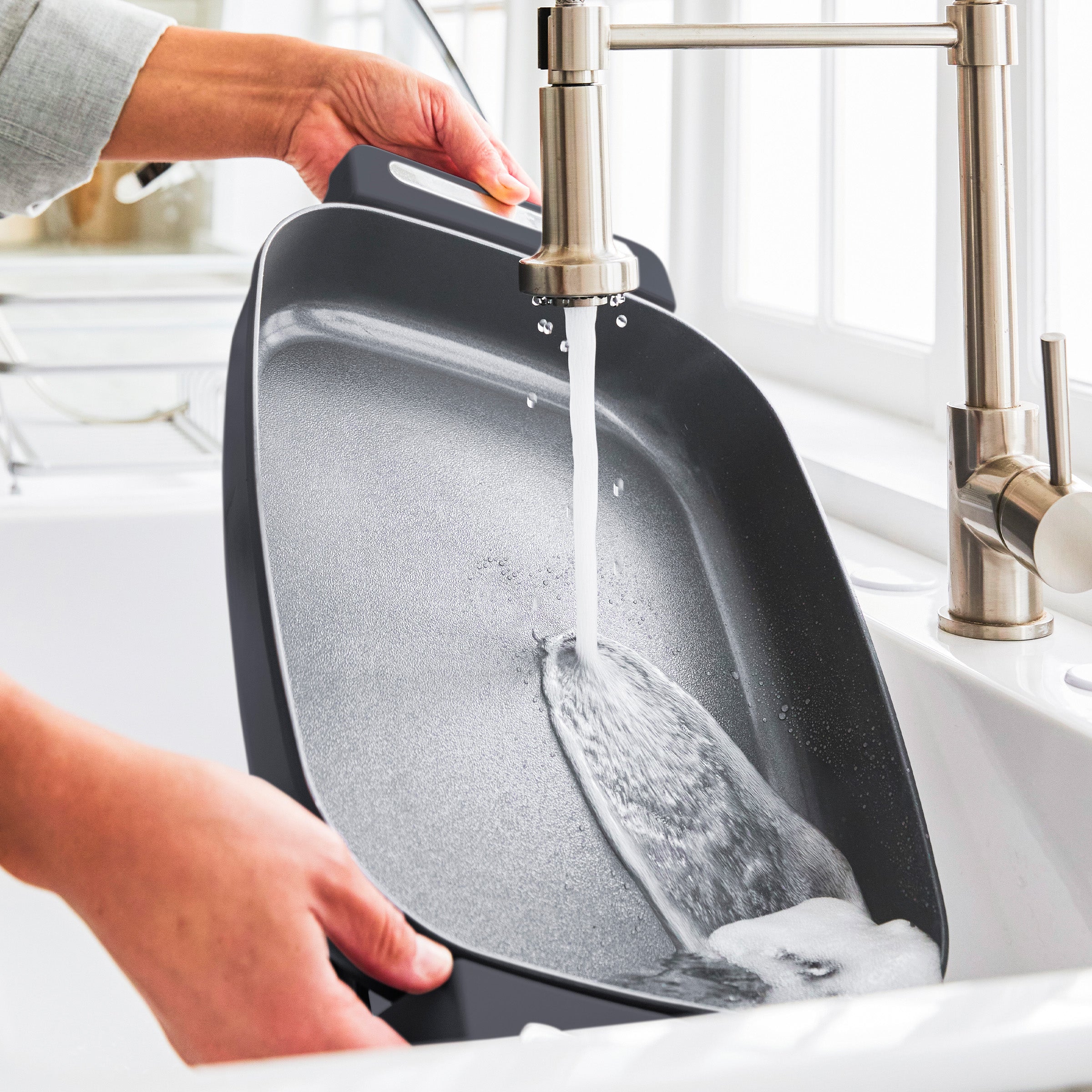 7-Quart Advanced Skillet | Graphite