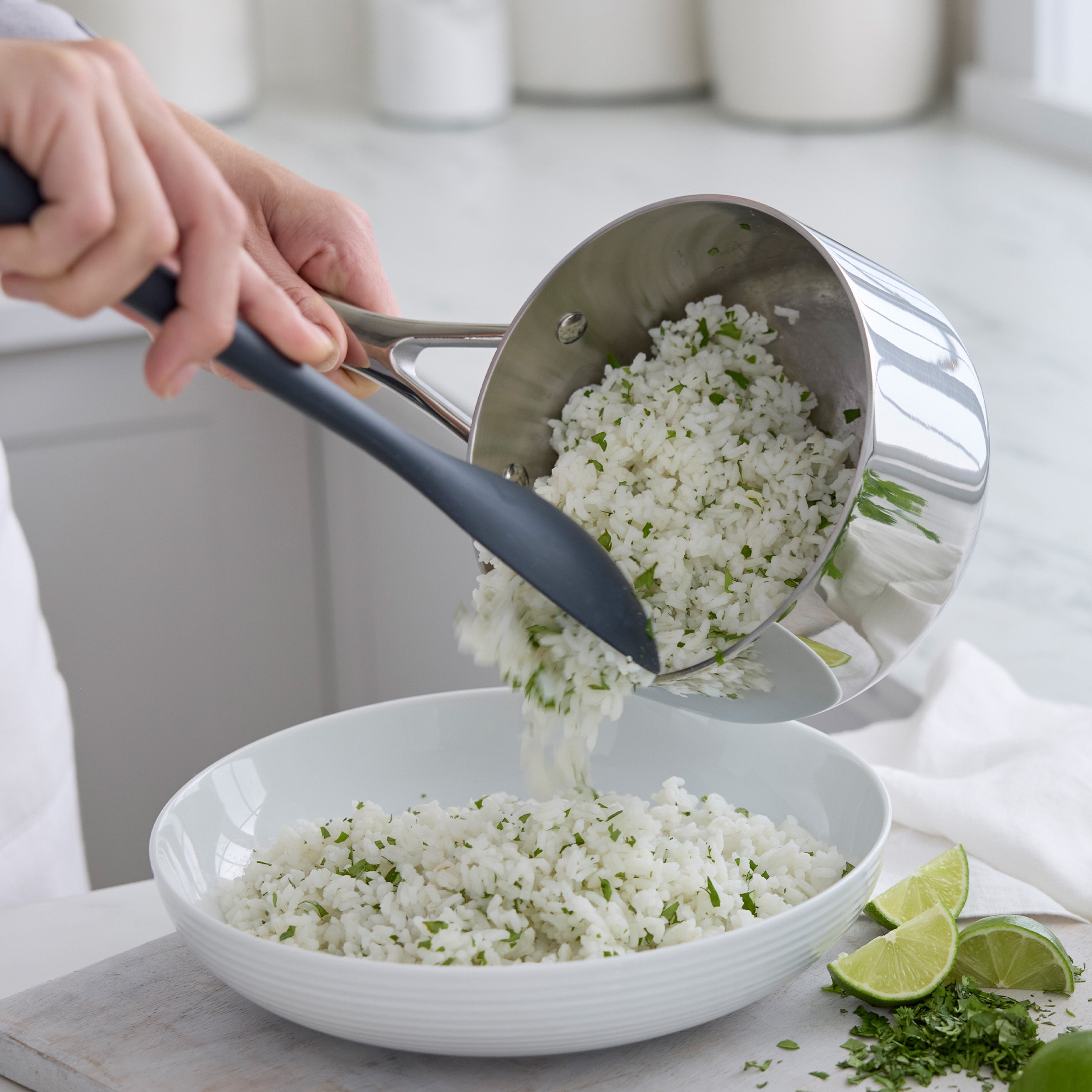 Valencia Pro Stainless Steel Uncoated 1.6-Quart Saucepan with Lid