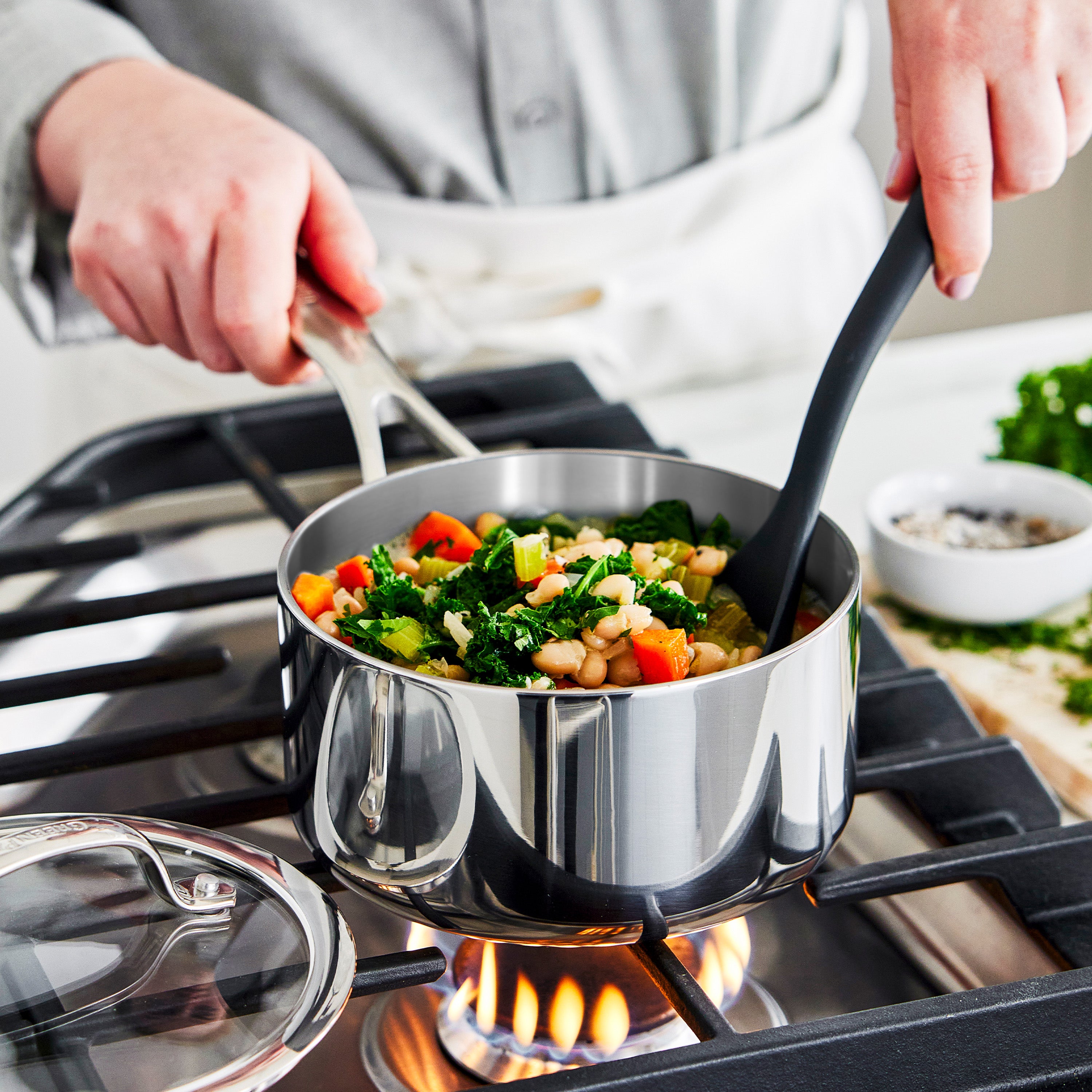 Valencia Pro Stainless Steel Uncoated 1.6-Quart Saucepan with Lid