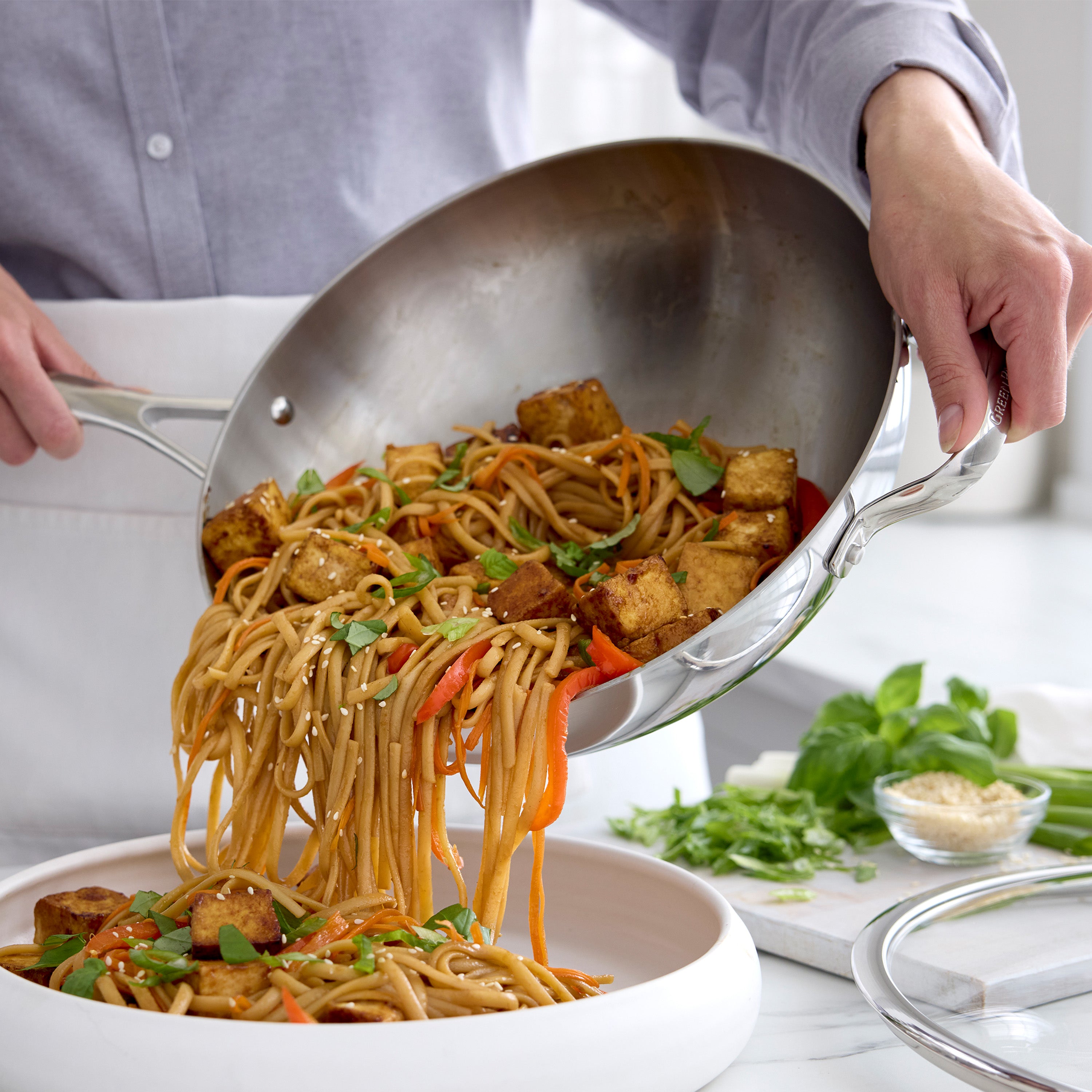 Valencia Pro Stainless Steel Uncoated 12" Wok with Lid