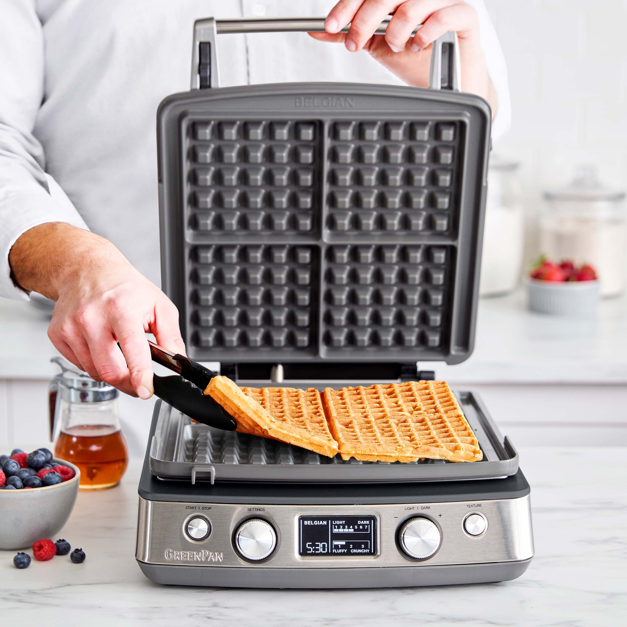 Elite Ceramic Nonstick 4-Square Waffle Maker | Graphite