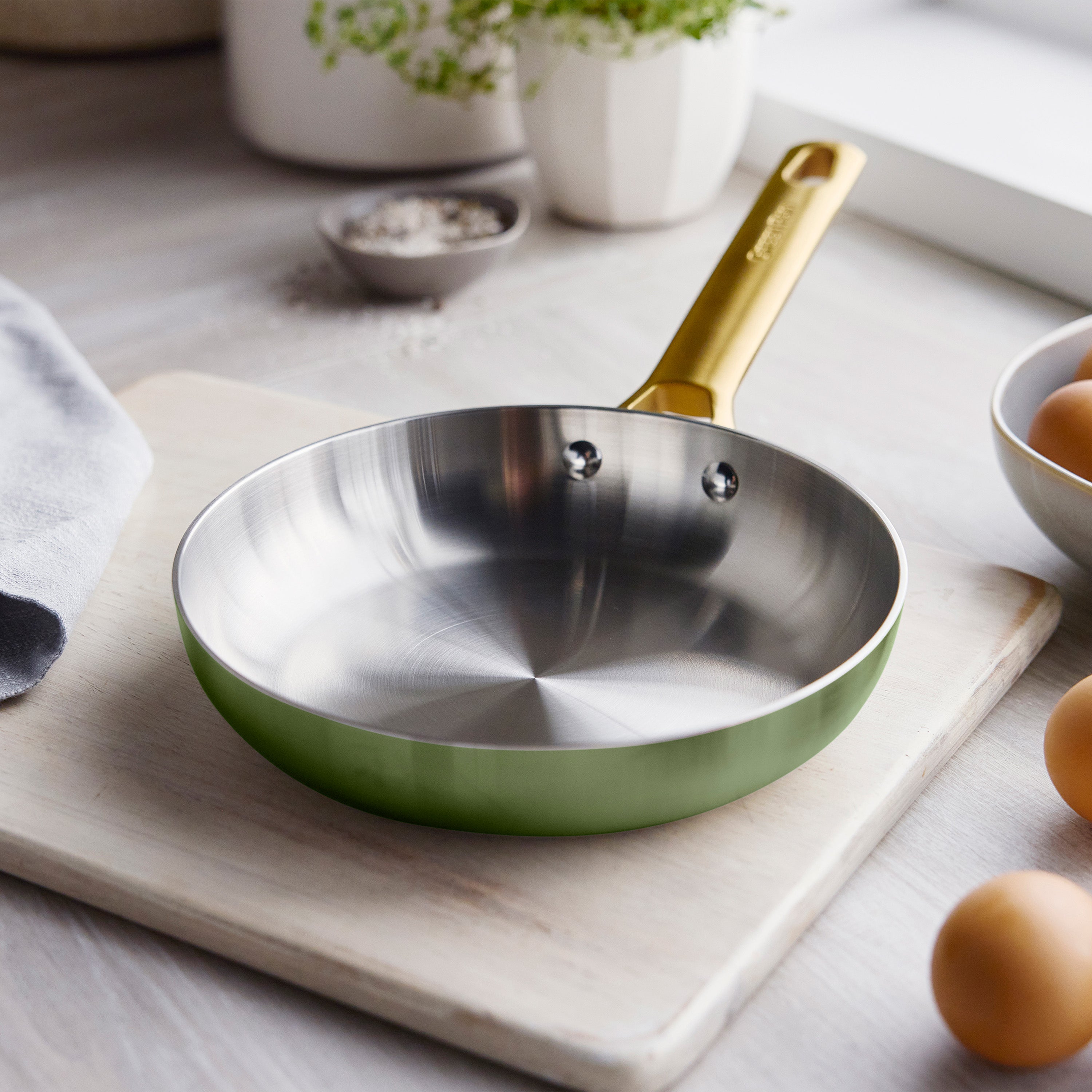 Reserve Pro Uncoated Stainless Steel 8" Frypan | Sage