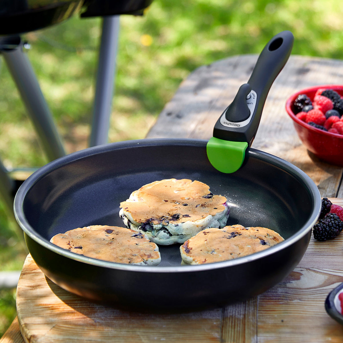 GreenLife Soft Grip Healthy Ceramic Nonstick, 7 And 10 Frying Pan Skillet  Set, PFAS-Free, Dishwasher Safe & Reviews
