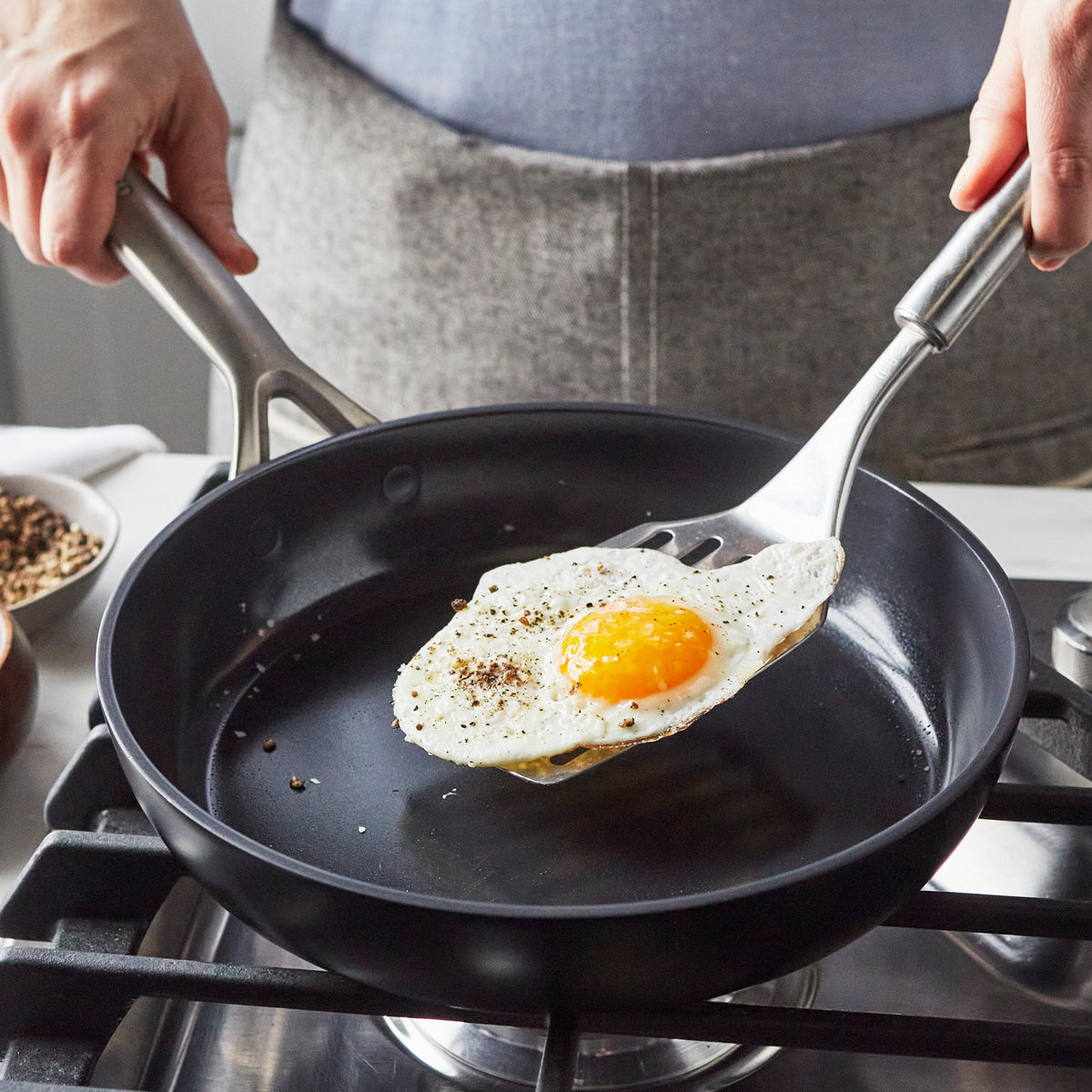 Frying Pans Nonstick 9.5 Inch, Non Stick Skillet Pan with Stainless Steel  Handle, Pancake Pan, Egg Pan, Non Toxic pans for Cooking, Dishwasher Safe 