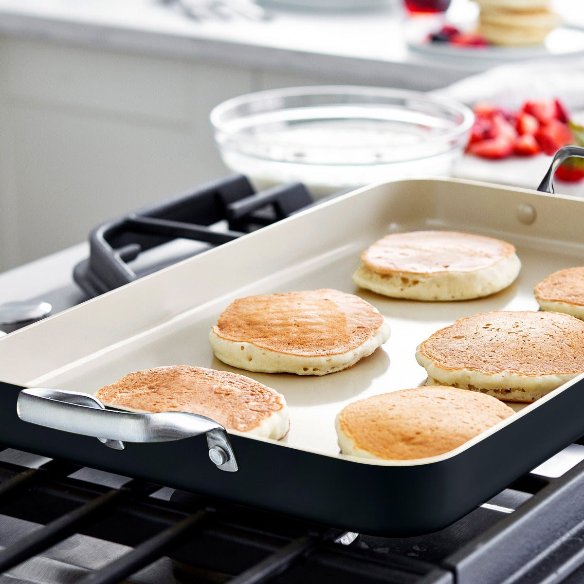 383 Pancake Griddle Stock Photos, High-Res Pictures, and Images