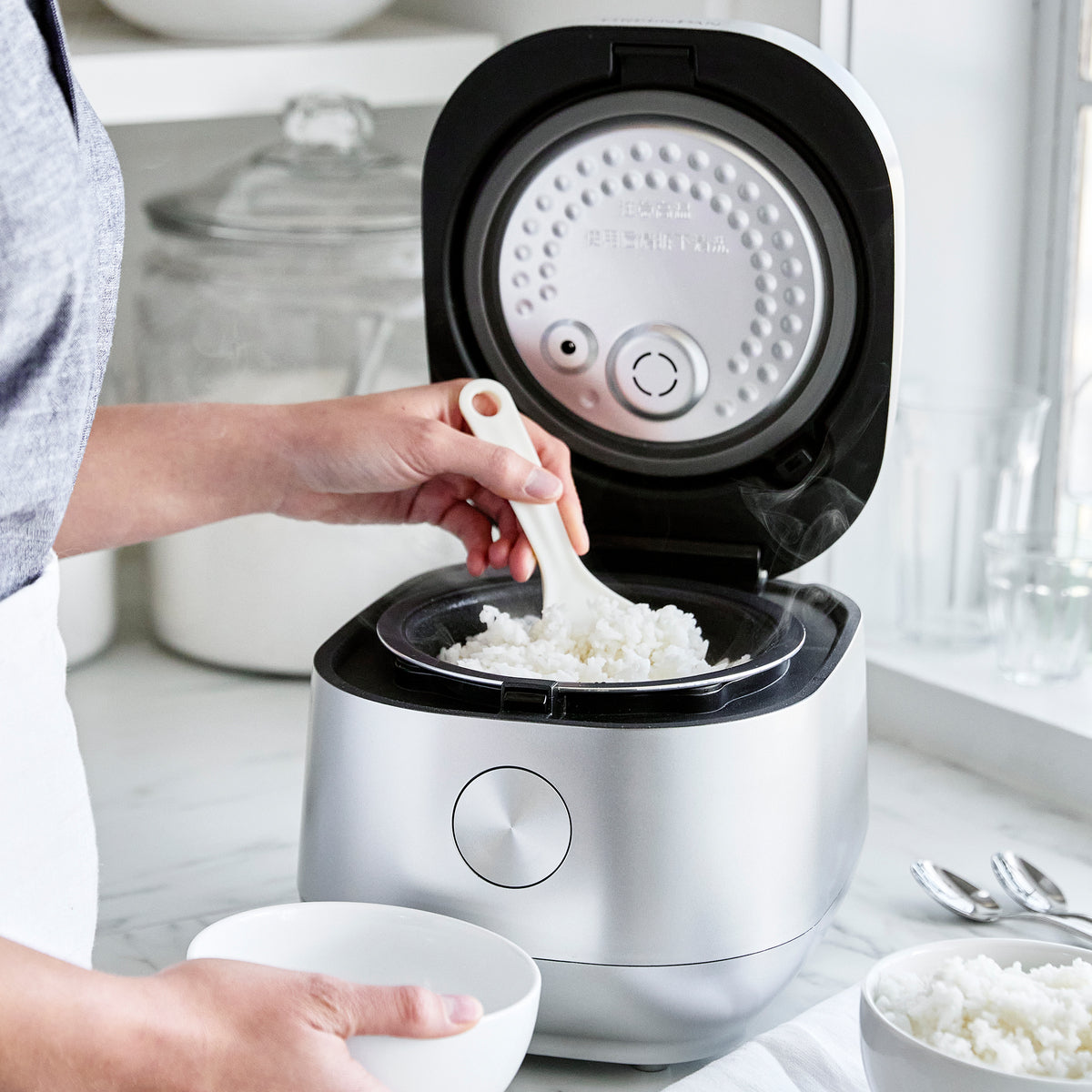 Versatile 8 Cup Rice Cooker with Steamer Basket
