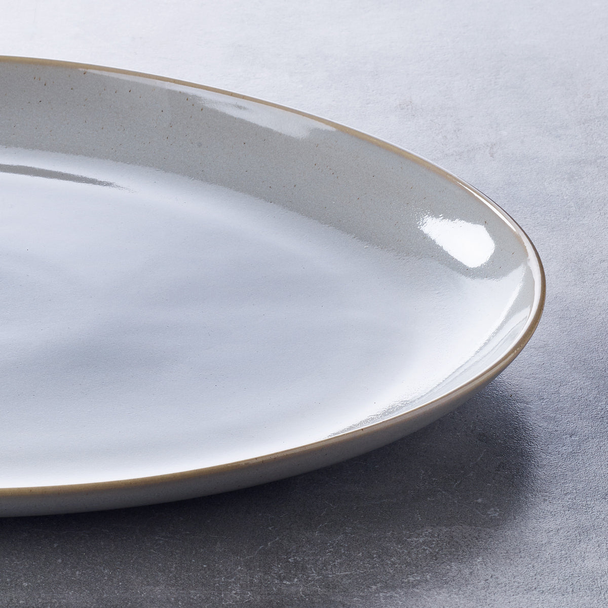 Keltum Glazed Stoneware 15" Serving Plate | Gray