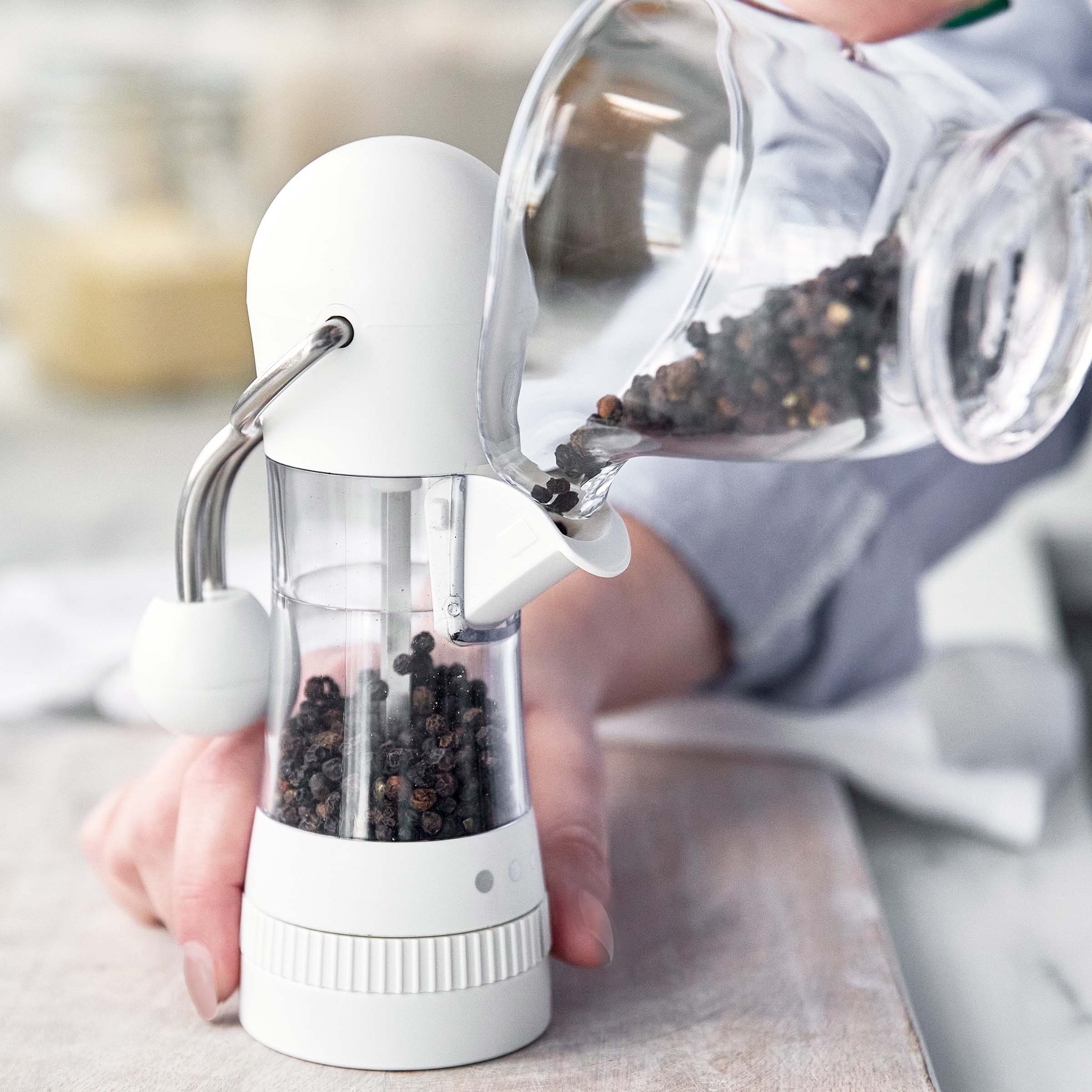  GreenLife Salt and Pepper Grinder Set, Mess-Free Ratchet Mill,  Adjustable Coarseness and Easily Refillable, Black and White : Everything  Else